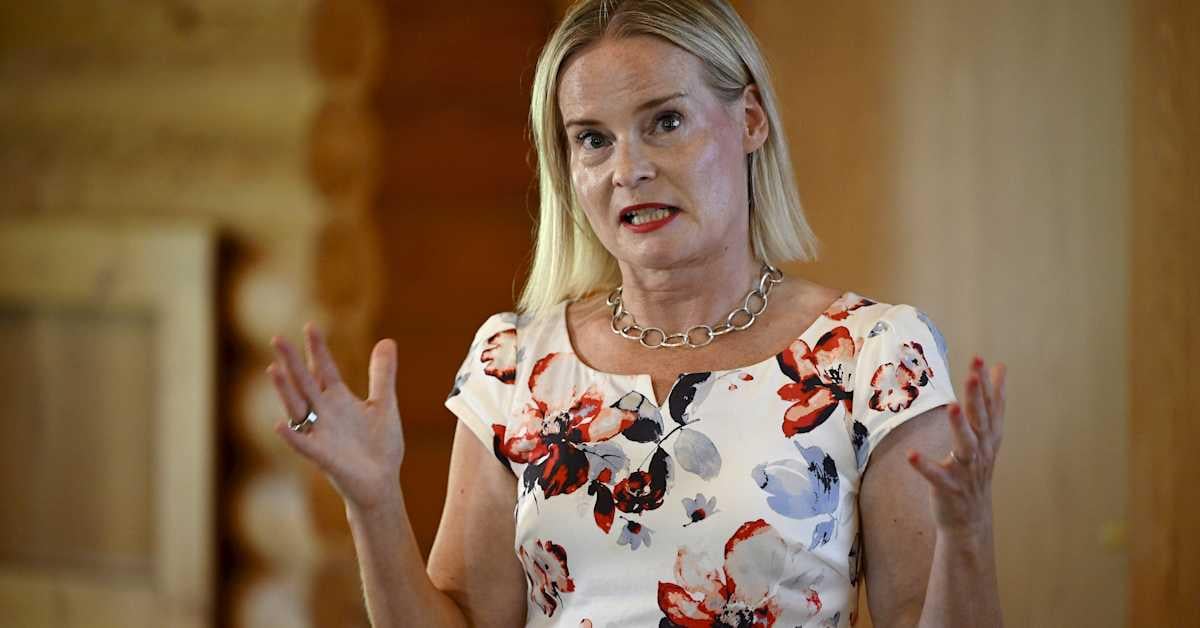 Wednesday's papers: Purra defends budget plan, electricity bill hike and tourism triumph