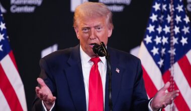 Trump narrows Fed chair candidates to "three to four" people to replace Powell