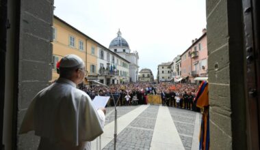 Pope: We must not resign ourselves to conflict and weapons