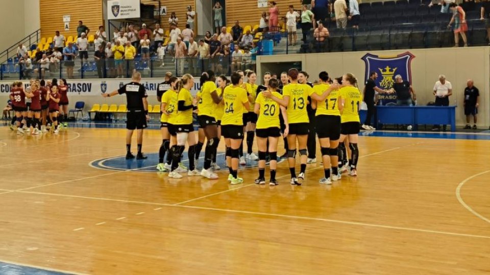 Handbal feminin: Corona s-a calificat în finala turneului pe care-l găzduiește