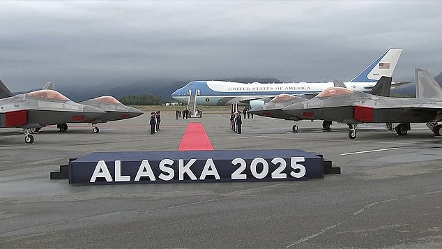 15000655 TRUMP PUTIN LIVE BLOG AIR FORCE ONE ARRIVES IN ALASKA August 15, 2025 15000655 TRUMP PUTIN LIVE BLOG