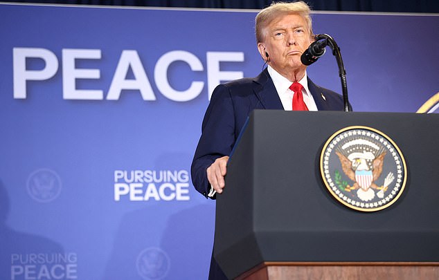 U.S. President Donald Trump holds a press conference following his meeting with Russian President Vladimir Putin to negotiate an end to the war in Ukraine, at Joint Base Elmendorf-Richardson, in Anchorage, Alaska, U.S., August 15, 2025. REUTERS/Kevin Lamarque