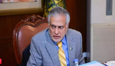 Pakistan Dy PM Ishaq Dar to visit UK from Aug 17