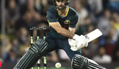 Glenn Maxwell leads Australia to T20 series win over South Africa