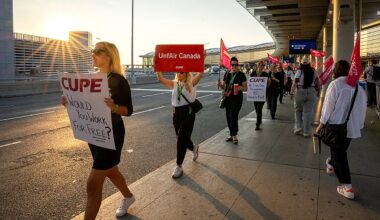 Air Canada flight attendants defy order, 100,000 passengers stranded