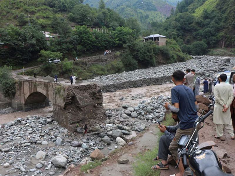 657 killed, 929 injured in rain-related incidents across Pakistan since June 26