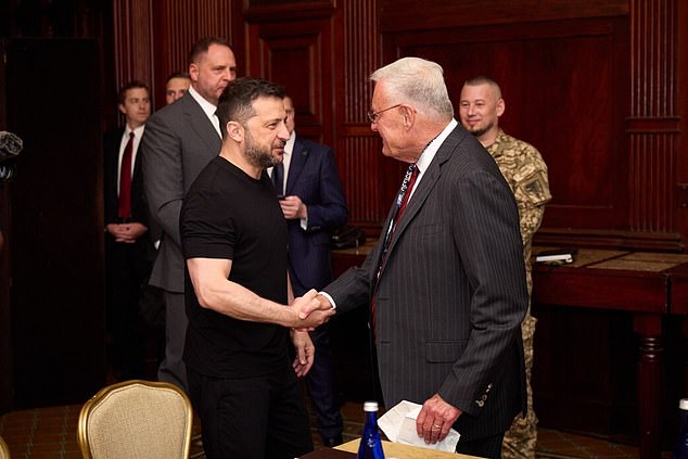 WASHINGTON DC, US - AUGUST 18: (----EDITORIAL USE ONLY - MANDATORY CREDIT - 'UKRAINIAN PRESIDENCY / HANDOUT' - NO MARKETING NO ADVERTISING CAMPAIGNS - DISTRIBUTED AS A SERVICE TO CLIENTS----) Ukrainian President Volodymyr Zelenskyy meets with US President Donald Trump's Special Representative for Ukraine, General Keith Kellogg, in Washington D.C. on August 18, 2025. (Photo by Ukrainian Presidency/Anadolu via Getty Images)