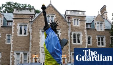 Ukraine war briefing: Zelenskyy entices Trump with $90bn arms buy in return for security | Ukraine