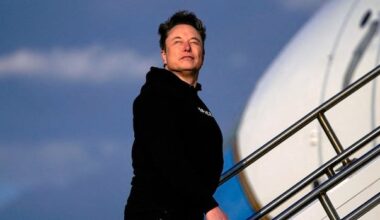 Elon Musk makes surprise touchdown in small B.C. town