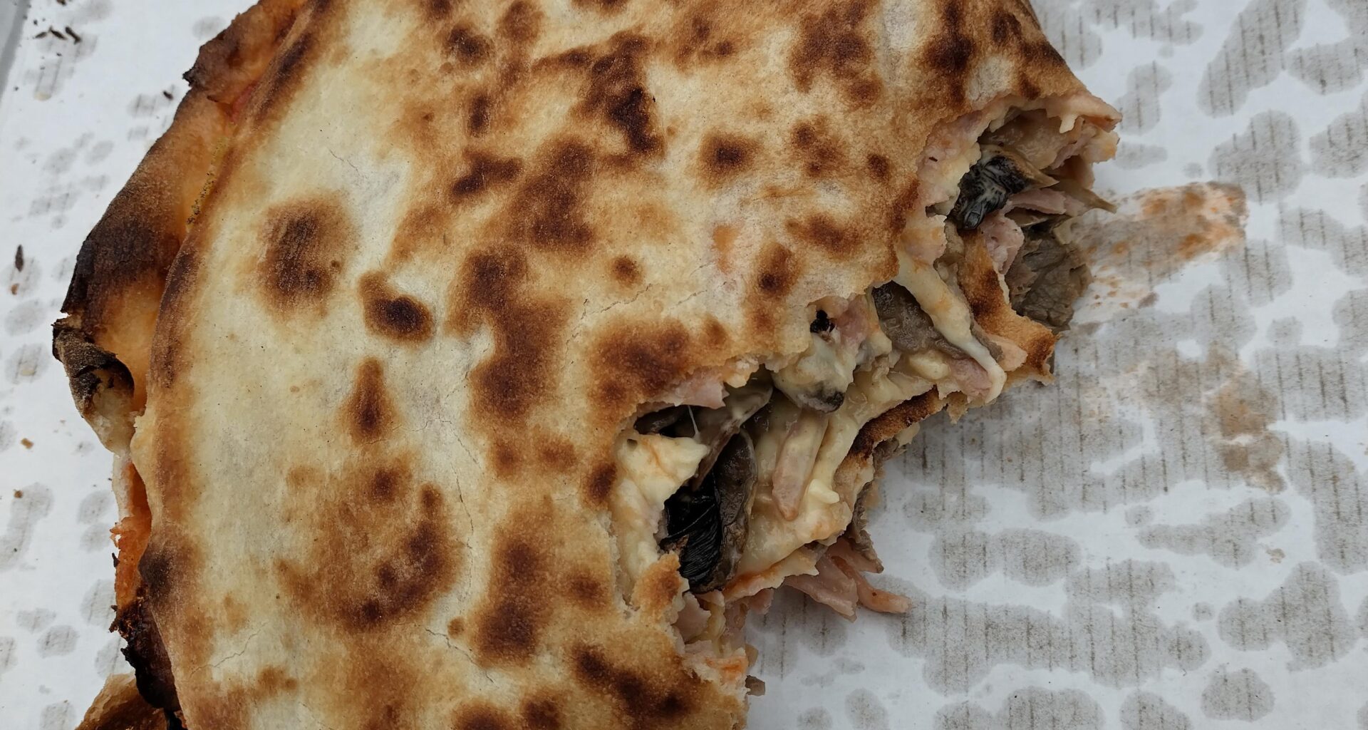 Hur äter ni eran pizza när ni inte har några bestick?