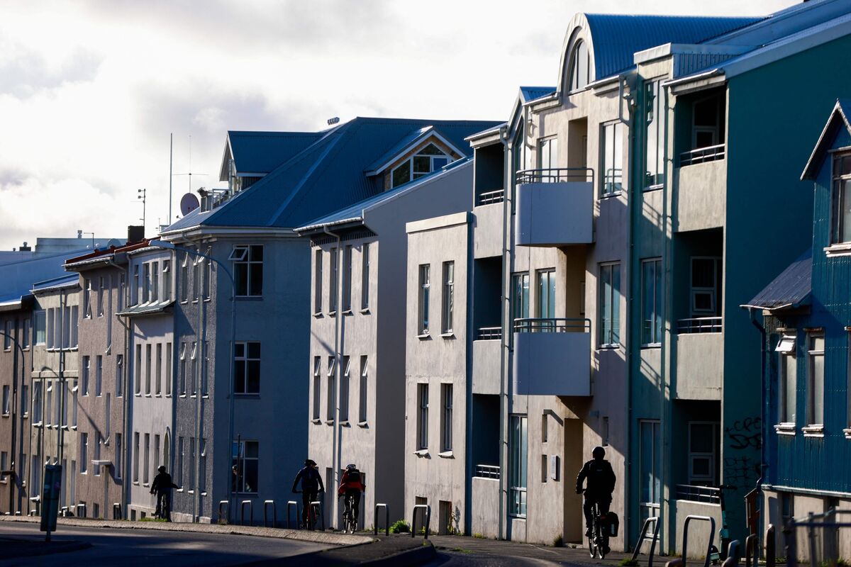 Iceland Home Prices Are Key for Rate Plans, Central Banker Says