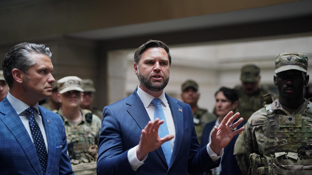 Washington, D. C.: Vance und Hegseth bei Truppenbesuch von Demonstranten ausgebuht