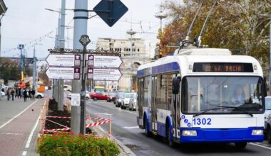 Moldovan municipality defends claim over bus stop advertising