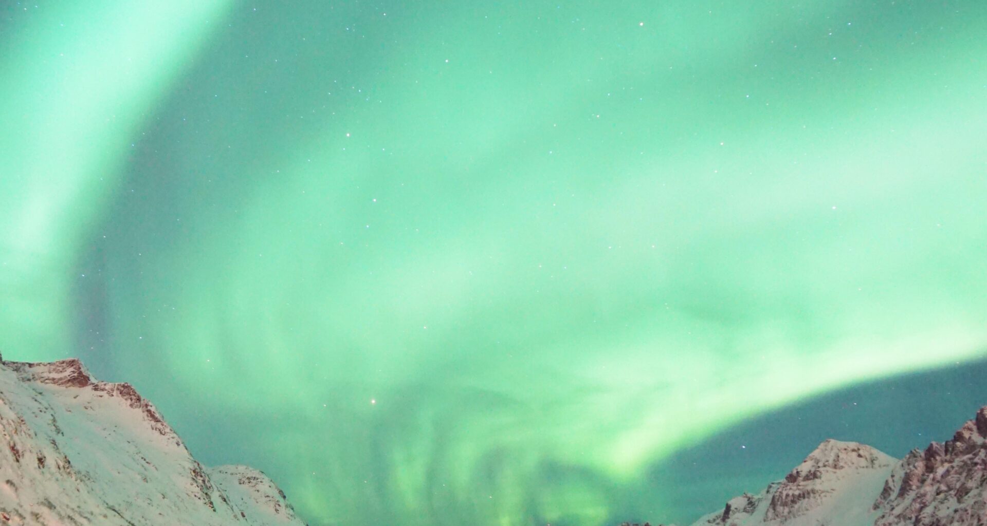 Ersfjordbotn in Tromso region (Norway) during the Northern lights [4000x6000] [OC]