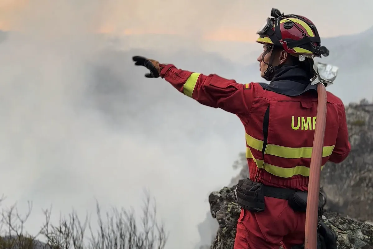 Incendios graves hoy en España, última hora en directo | El incendio de Porto se reactiva y obliga a desalojar La Baña (León)