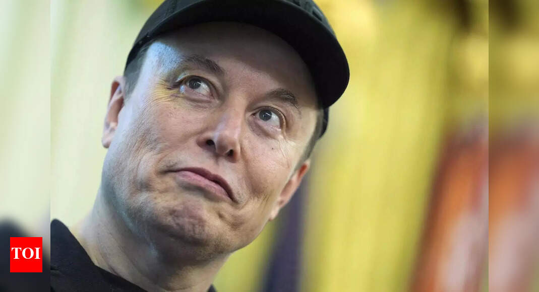 Elon Musk’s alleged baby mama, Ashley St. Clair drops a bombshell on weight loss, and the internet can’t decide