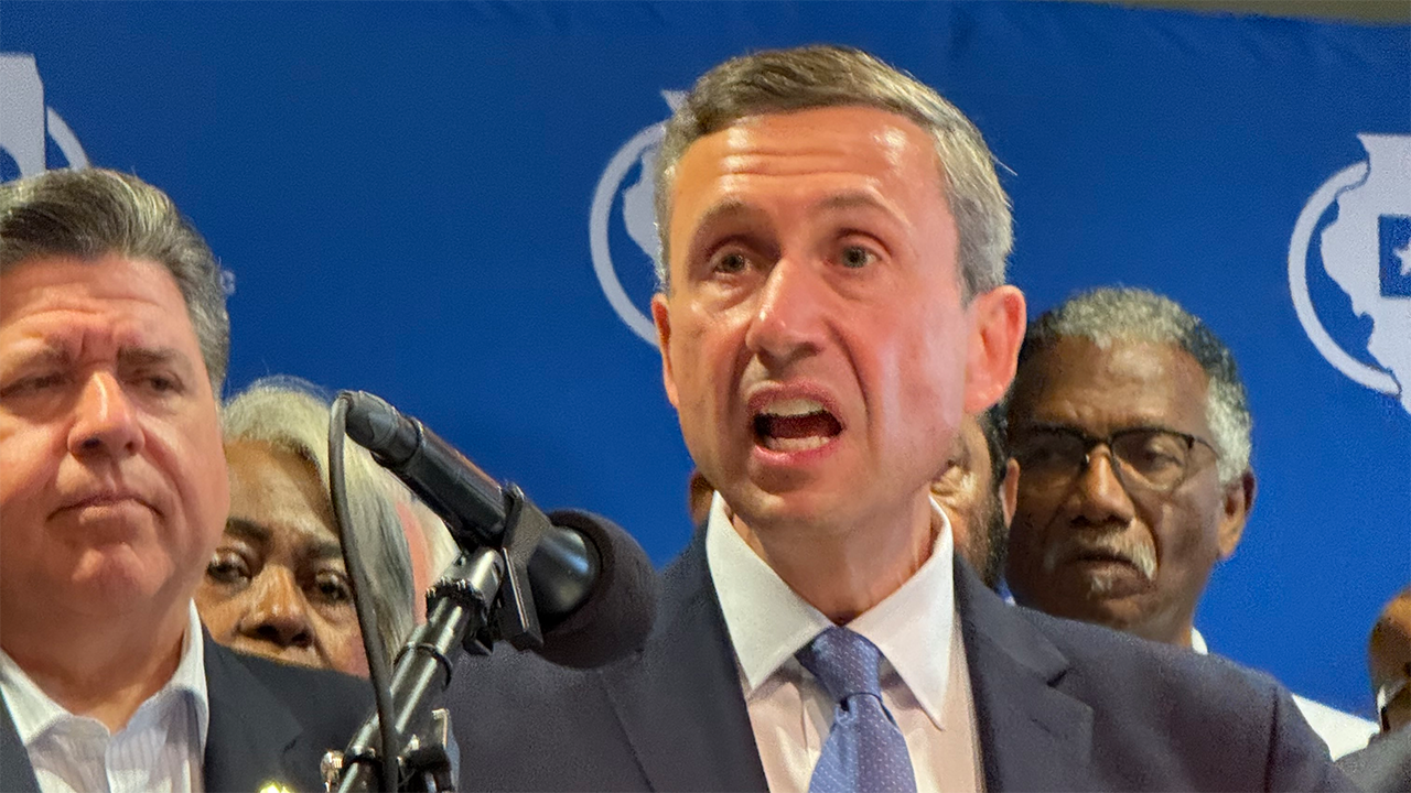 DNC summer meeting in Minneapolis tackles party's political struggles