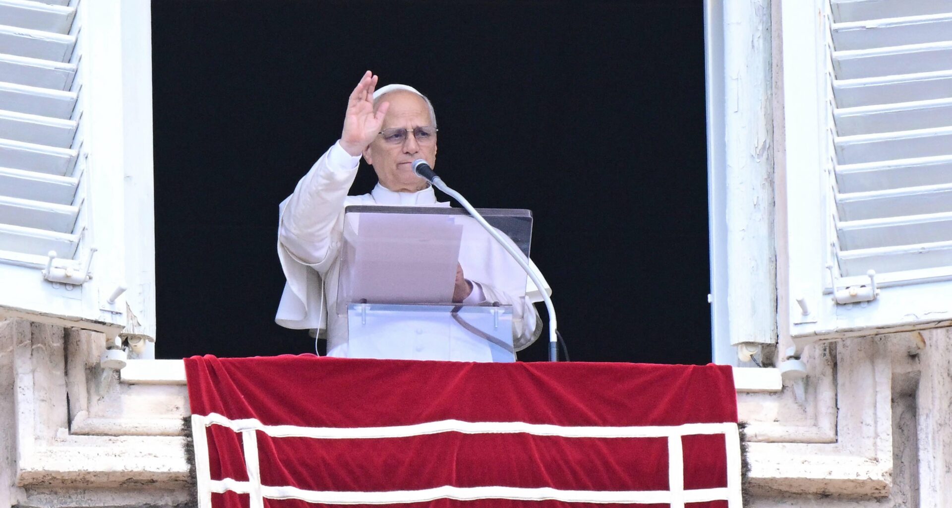 Pope continues to speak out on Ukraine war, sending letter to Zelensky