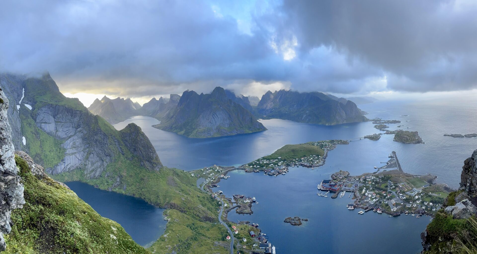 Reinebringen hike