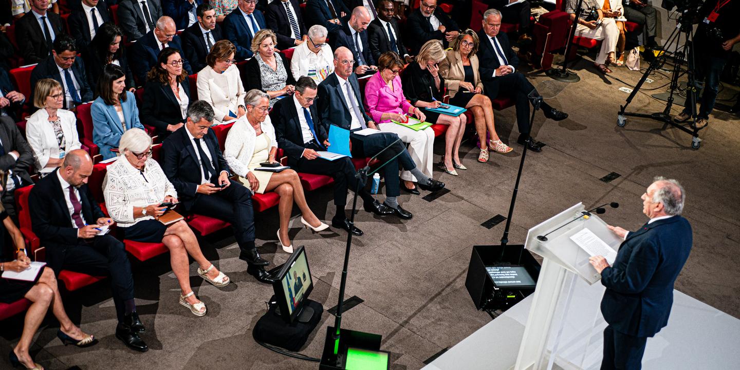 En direct, vote de confiance : « Il ne faut pas écarter » l’hypothèse d’une dissolution, selon Gérald Darmanin - Le Monde.fr