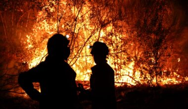 Los incendios se estabilizan en León, pero aún hay 13 pueblos desalojados en la provincia