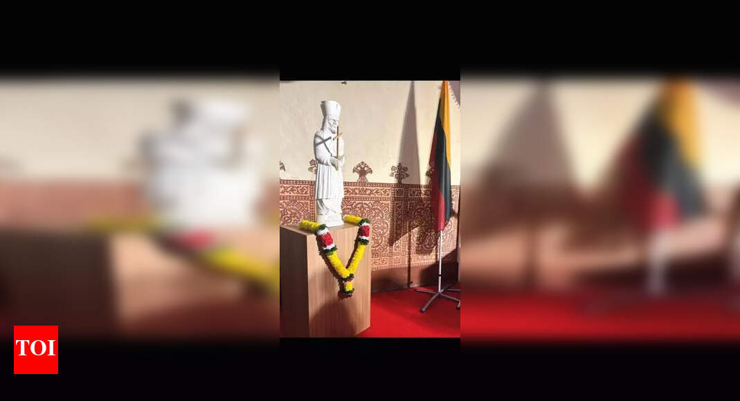 Oak sculpture marks 400 years of arrival of first Lithuanian in India | Goa News