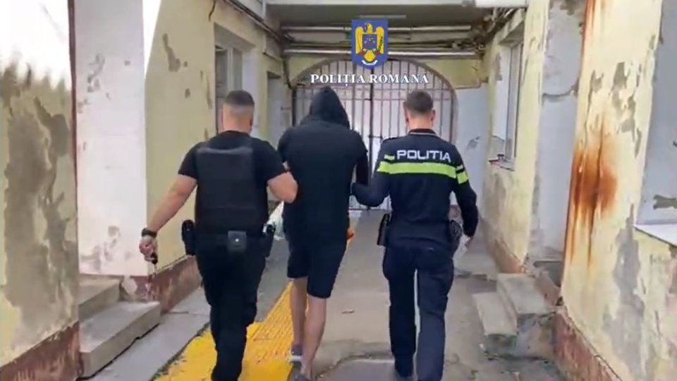 Hoț de bijuterii, arestat preventiv