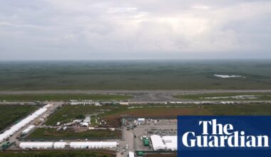 Detainees report alleged uprising at ‘Alligator Alcatraz’: ‘A lot of people have bled’ | US immigration