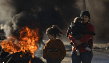 Syria, Kurds, flee, rebel, offensive