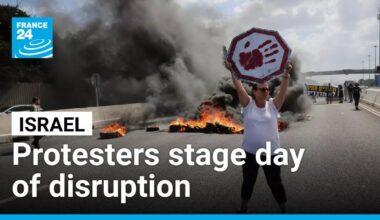 Israelis stage a day of disruption to pressure Netanyahu's government over war in Gaza • FRANCE 24