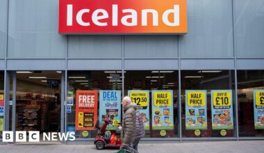 Iceland supermarket offering £1 reward for reporting shoplifters