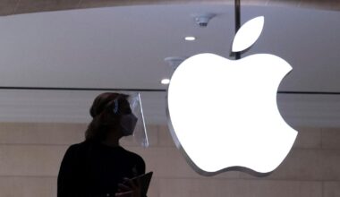 Apple overcomes trade war and slow start in AI to deliver strong quarter