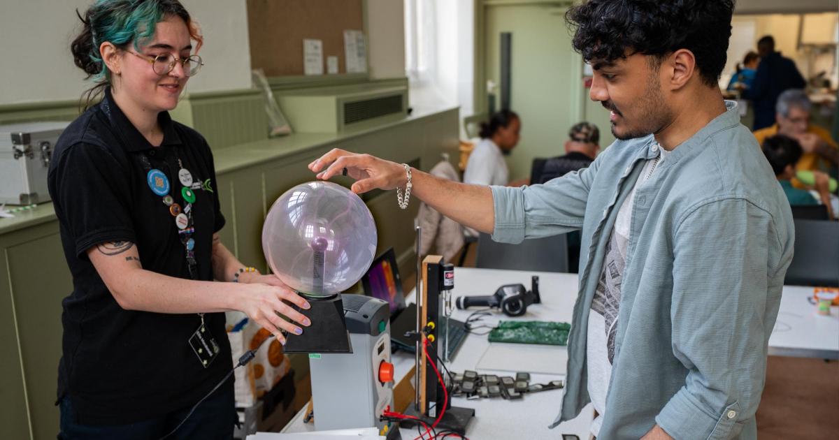 Refugees and asylum seekers explore universe with Kielder