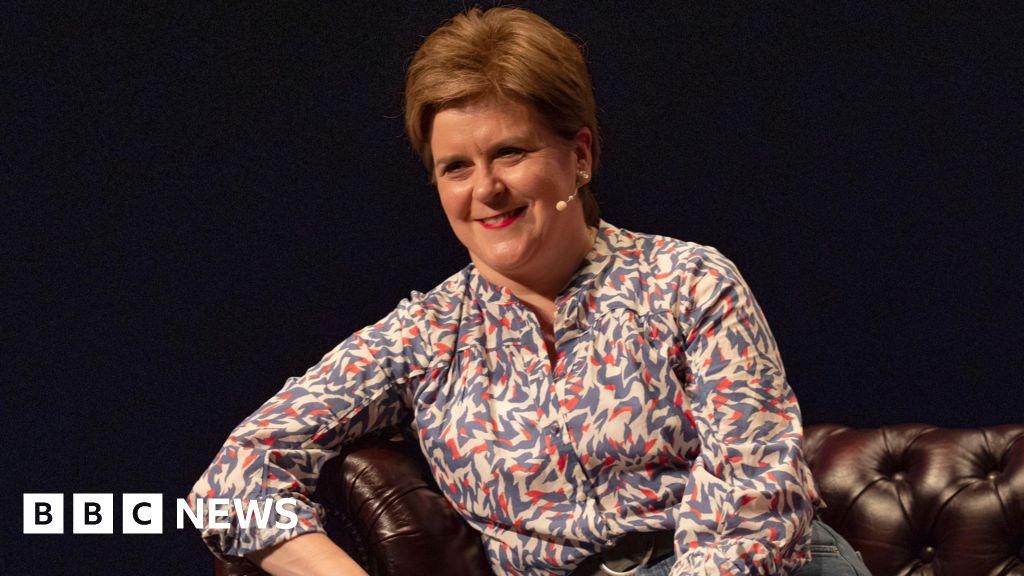 Nicola Sturgeon says her instinct would be to back a united Ireland