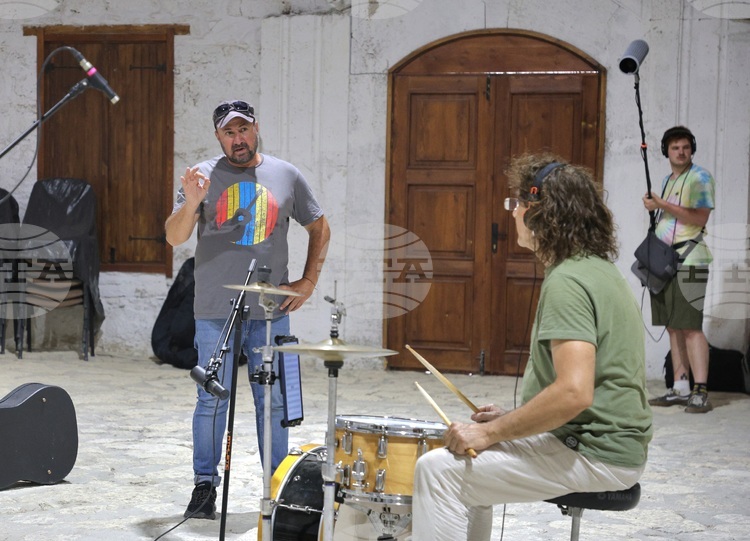 Valdobrev's The Acoustics of Bulgaria Captures Obrochishte’s Historic Imaret
