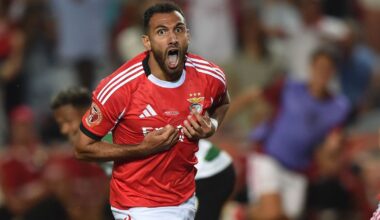 Negociar Pavlidis? Benfica tem posição firme