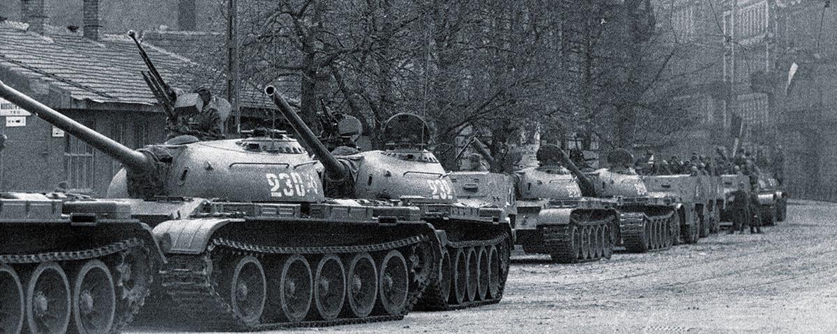 "Heroic Tankies crushing the Cia funded Hungarian Counter Revolution" - baloldaliként is élmény látni, mit gondolnak a mai komcsik '56-ról