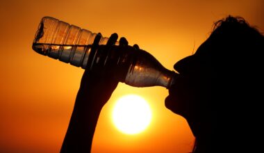 cover Cyprus under yellow warning Monday night, orange heat warning for 43C Tuesday