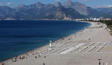 Turkey sees 5% drop in foreign visitors in July, Germans lead arrivals
