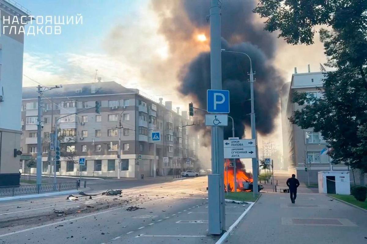 Ukrainian drone strikes wound 16 in Russian cities ahead of US-Russia summit