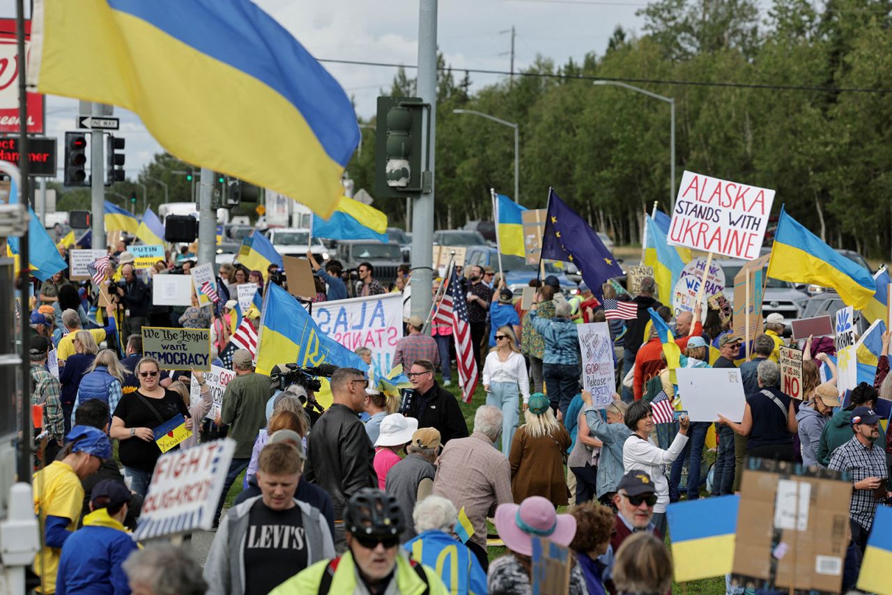 Pro-Ukraine supporters take part in the 