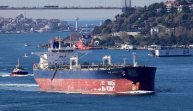 Crude oil futures fall amid positive signals from US-Ukraine talks 