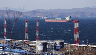 Chinese refineries purchase Russian oil as Indian demand drops following Trump tariffs