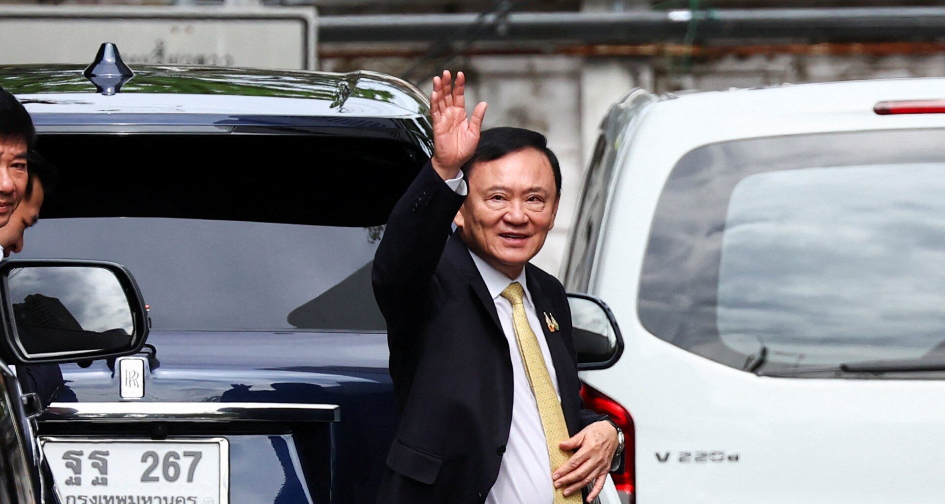 Court clears Thailand’s ex-PM Thaksin Shinawatra in royal insult case | Politics News