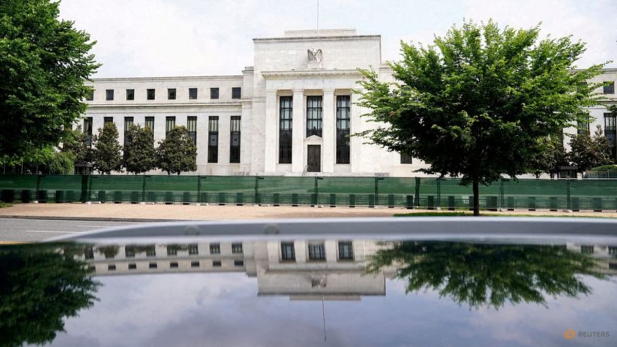 Analysis:World's central bankers fear being caught in Fed's storm