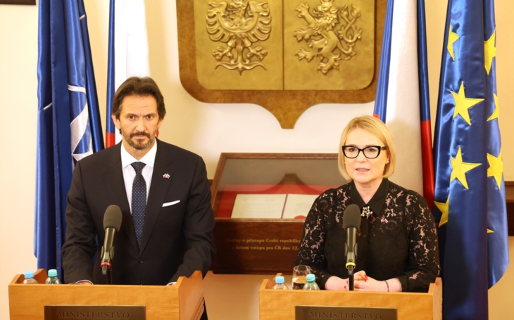 What is „our region“? Will Černochová trade the interests of the Czech Republic for those of Strnad?