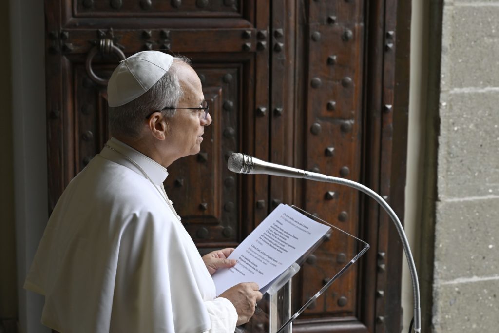 Pope Leo opts for clear, transparent communication style