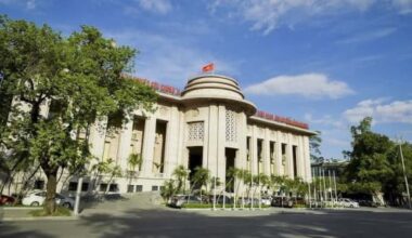 Vietnam's central bank raises credit growth quotas for lenders