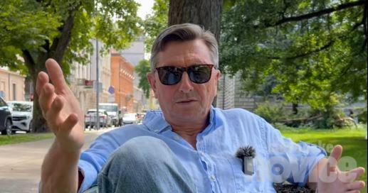 Borut Pahor s čevlji na klopci objavil video, ki ni primeren za starejše od 16 let