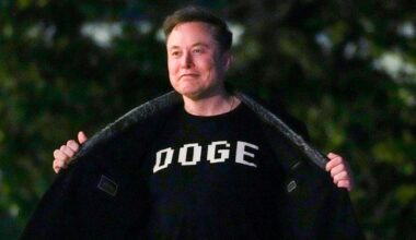 DOGE wasted billions paying federal employees not to work, Senate report says